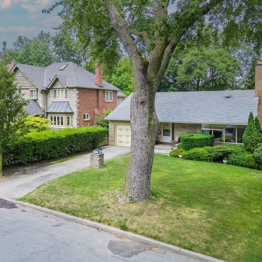 For Lease - 200 Cortleigh Boulevard, Toronto, Ontario - Photo 1