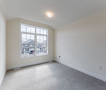 For Lease - 18 Daffodil Road, Springwater, Ontario - Photo 4