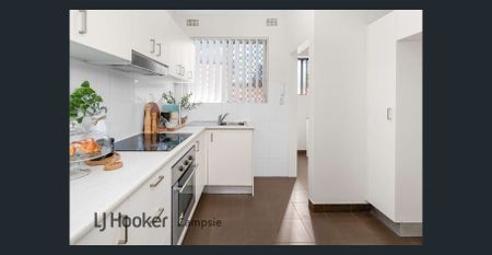 Beautifully Presented Apartment of Comfort, Sunlight and Convenience - Photo 5