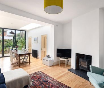 3 bedroom semi-detached house to rent - Photo 5