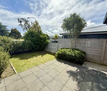 8 Avalon Park Drive, Avalon - Photo 1