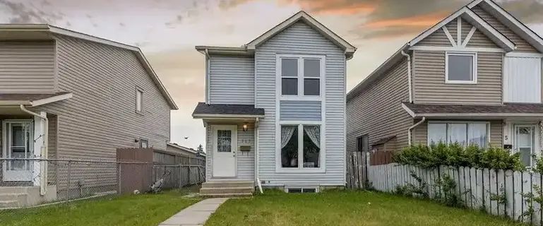 3 Bedroom 1.5 Washroom House for rent | 347 Falshire Drive Northeast, Calgary - Photo 1