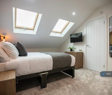 1 bedroom in a house share to rent - Photo 2