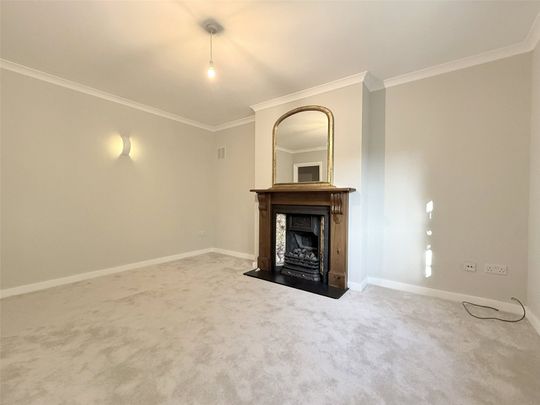 Crescent East, Hadley Wood - Photo 1