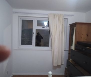 3 Bed Semi-Detached House, Eastpark Close, M13 - Photo 6