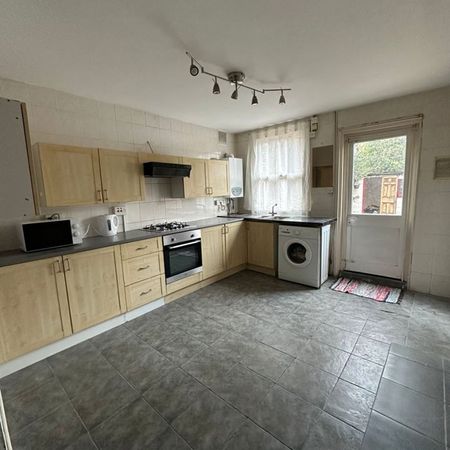 Room in a Shared House, Forburg Road, N16 - Photo 3