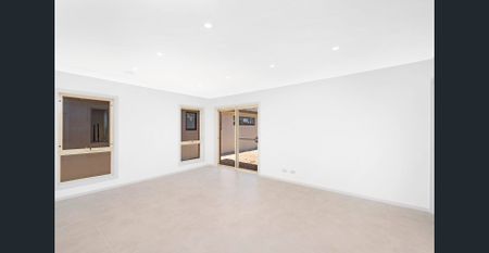 3 Bedroom, 2 Bathroom, double garage House in Googong North - Photo 2