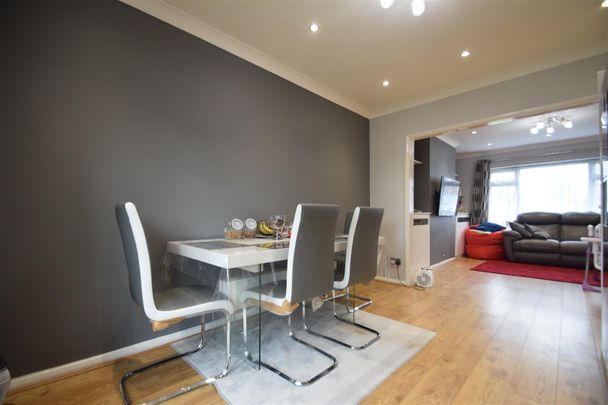 3 bedroom house - semi-detached - Photo 1