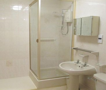 1 bedroom retirement property to rent - Photo 2