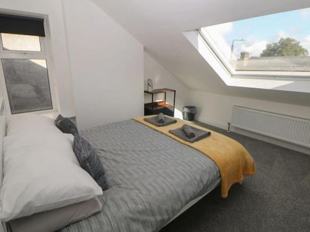 1 bedroom flat to rent - Photo 4