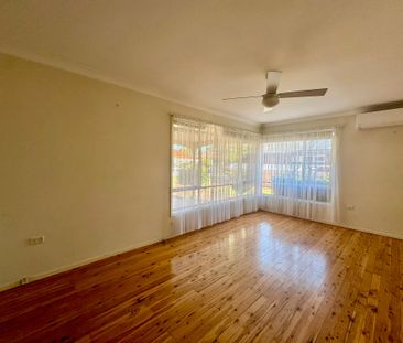 SPACIOUS 3-BEDROOM HOME IN A QUIET SPEERS POINT LOCATION - Photo 1