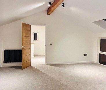 3 bedroom end of terrace house to rent - Photo 2