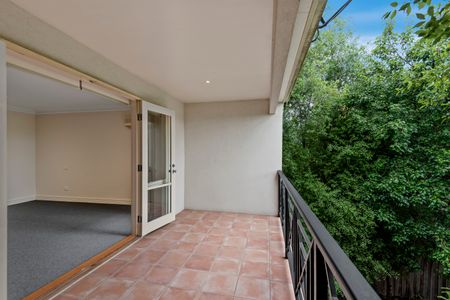 5 Sweyn St, Balwyn North VIC 3104 - Townhouse For Rent | Domain - Photo 4
