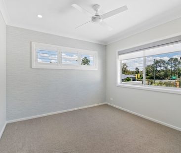 Stunning Family Home in Logan Reserve - Photo 4