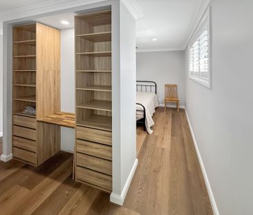 HAMPTON STYLE HOME WITH A TOUCH OF ELEGANCE - Photo 5