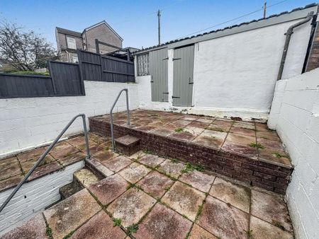 2 bedroom terraced house to rent - Photo 3