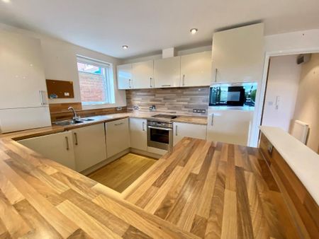 2 bedroom flat to rent - Photo 5