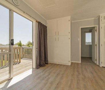 Short walk to School - Photo 3