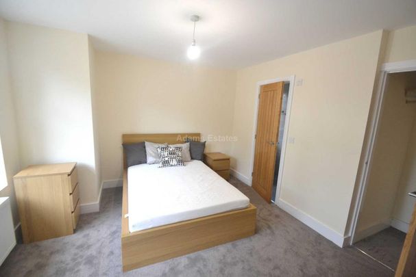 1 bedroom in a house share to rent - Photo 1