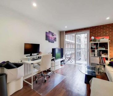 Warehouse Court, Woolwich, SE18 - Photo 2