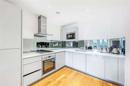 *3D virtual viewing available* - Fantastic one bedroom ground floor flat with its own private patio garden. - Photo 5