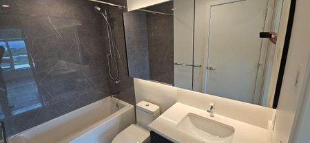 Luxury 1bed Condo; Water Street by the Park – Available Now - Photo 5