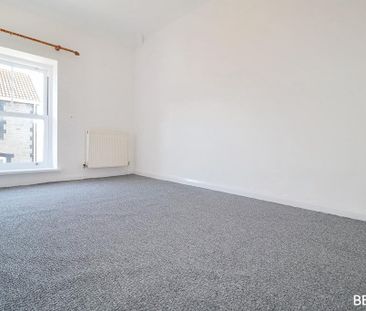 2 bedroom semi-detached house to rent - Photo 4