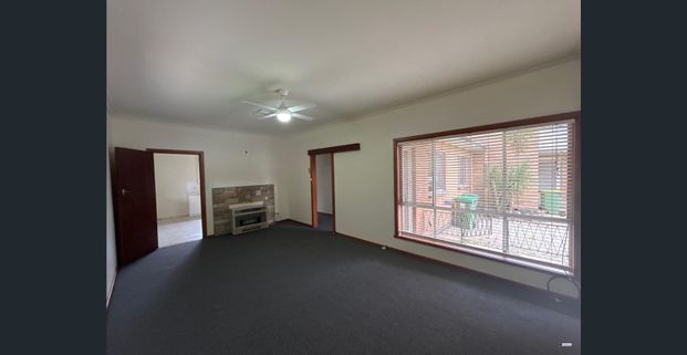 Surprise package in South Albury! - Photo 1