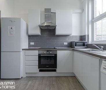 3 bedroom flat to rent - Photo 3