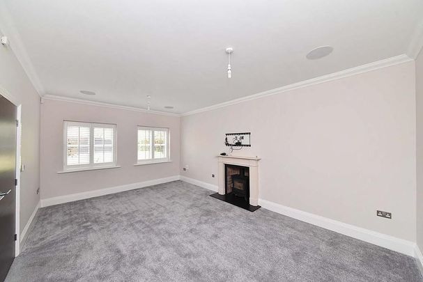 5 bedroom detached house to rent - Photo 1