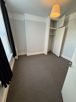 1 Bed Flat, Lawn Road, SO17 - Photo 1