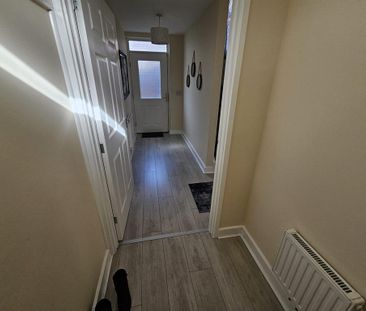 3 bedroom semi-detached house to rent - Photo 3