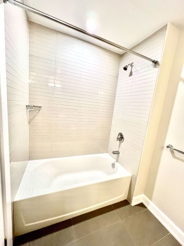 For Lease - 3220 William Coltson Avenue Unit# 1603, Oakville, Ontario - Photo 5