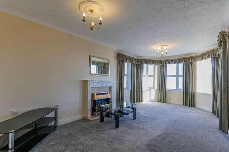 Alexandra Court, The Esplanade, Penarth, CF64 - Photo 2