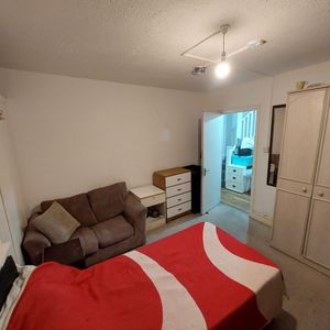 Bedsit, Hendon Way, NW4 - Photo 2