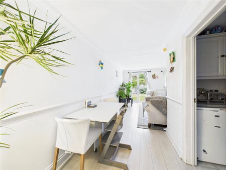 3 bedroom detached house to rent - Photo 3