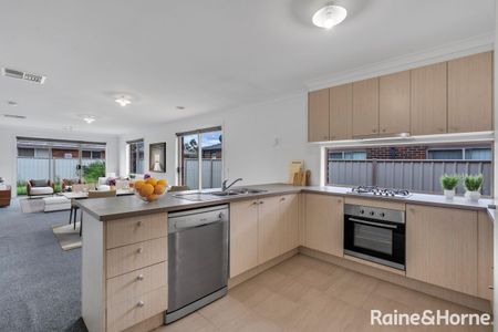 56 Fantail Way, Brookfield, VIC 3338 - Photo 2
