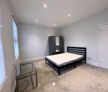 1 Bed Flat, Selby Road, E11 - Photo 5