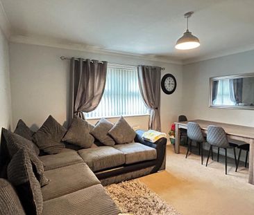 3 bedroom flat to rent - Photo 2