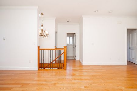 Spacious and Versatile Home for Rent in Burnaby - Photo 4