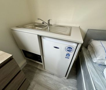 A shared home with good access to local amenities, public transport... - Photo 6