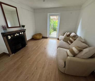 2 bedroom semi-detached house to rent - Photo 6