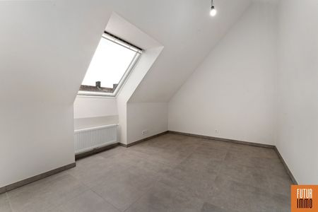 Lichtrijk dakappartement - 2 slaapkamers - Foto 3