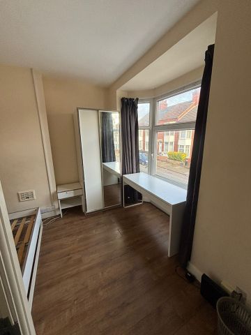 Room in a Shared House, Wilberforce Road, LE3 - Photo 4