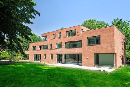 Uccle - Superbe Appartement CORBIAU (REZ) de 228 m² 3CH/3SDB - Foto 3
