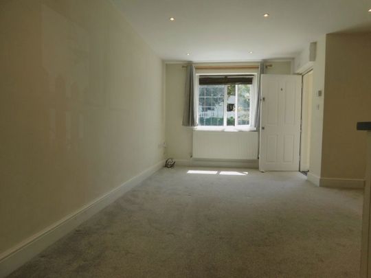 Waghorn Terrace, Hawkhurst, Kent - £995pcm - Photo 1