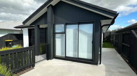 3 BEDROOMS - UNION DRIVE - PAPAMOA - Photo 5