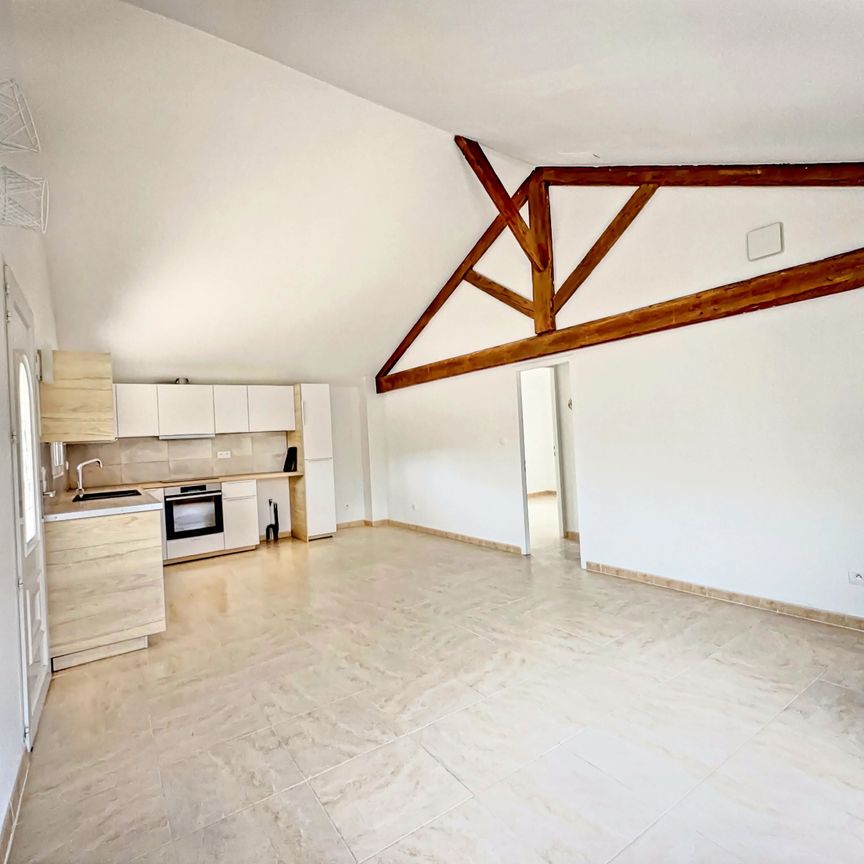 Location Appartement 3 pièces 54m² LAMBESC 13410 - Photo 1