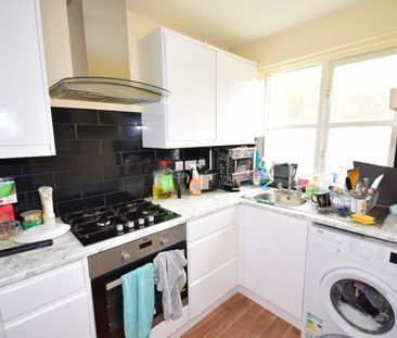 2 bedroom semi-detached house to rent - Photo 2