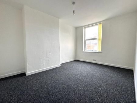 3 bedroom apartment to rent - Photo 3